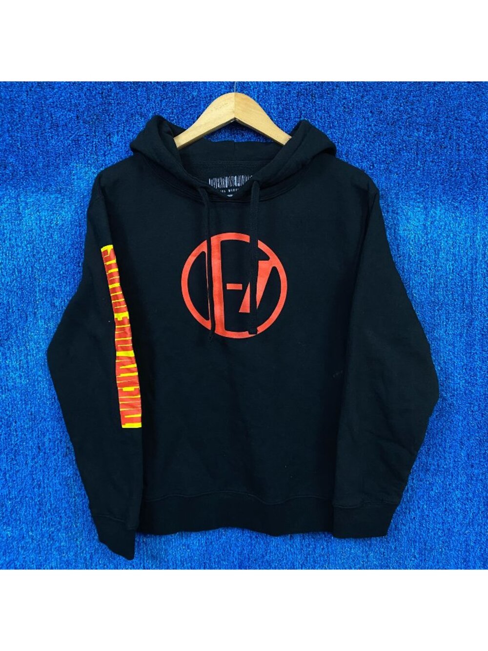 Twenty One Pilots “Breach” Graphic Hoodie Size Small